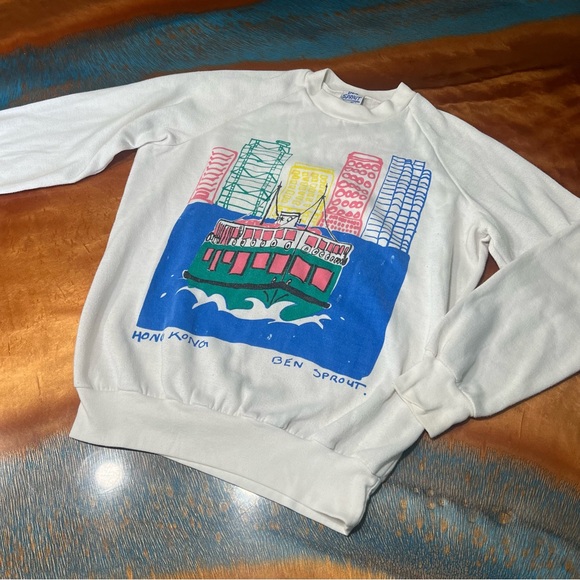 Vintage Tops - Vintage Ben Sprout Hong Kong CityScape Water Ferry Travel Sweatshirt white blue